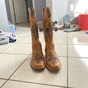 Women’s western boots (cowgirl)